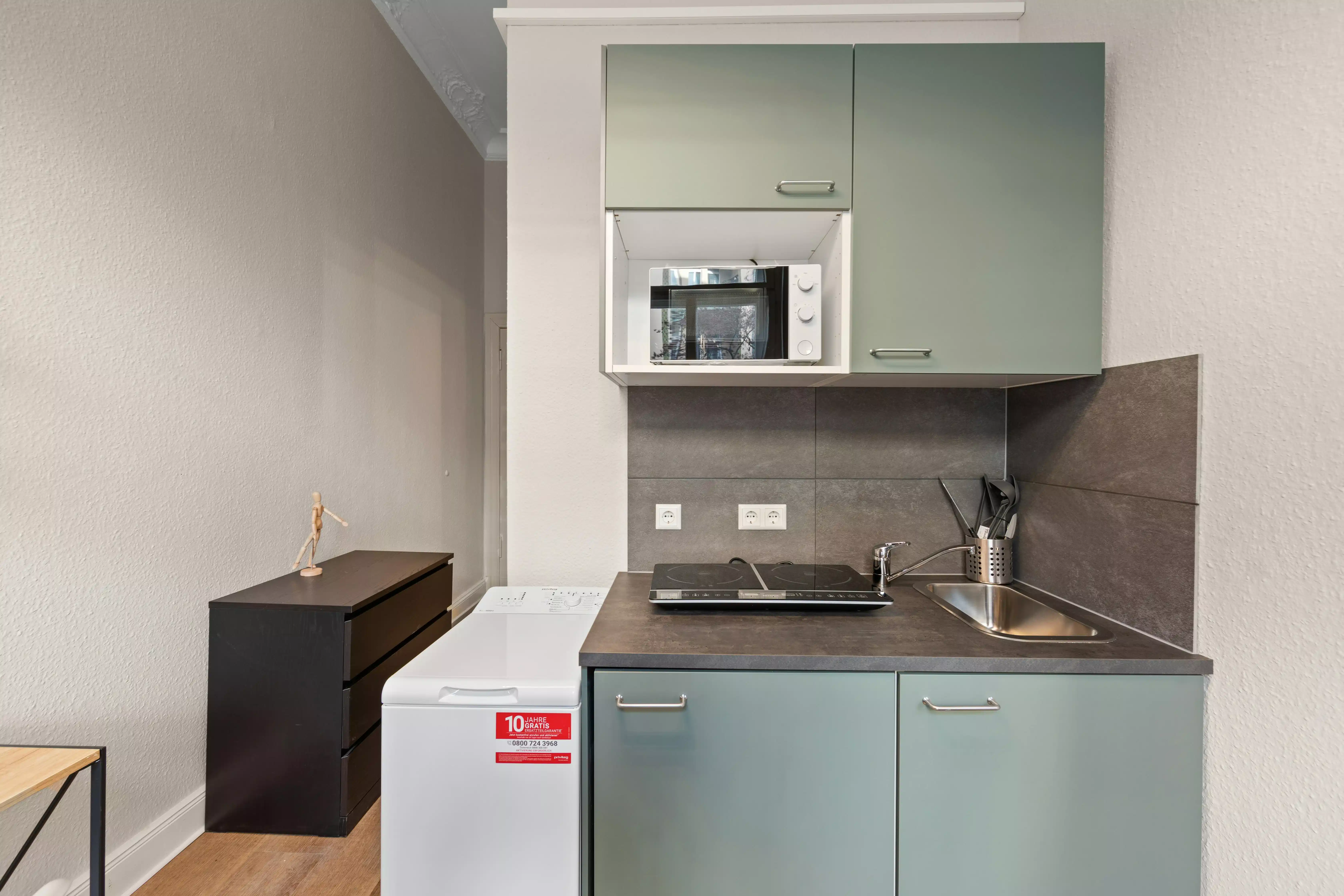 Common Area?w=400&h=260&fit=crop&q=40&auto=format&trim=auto