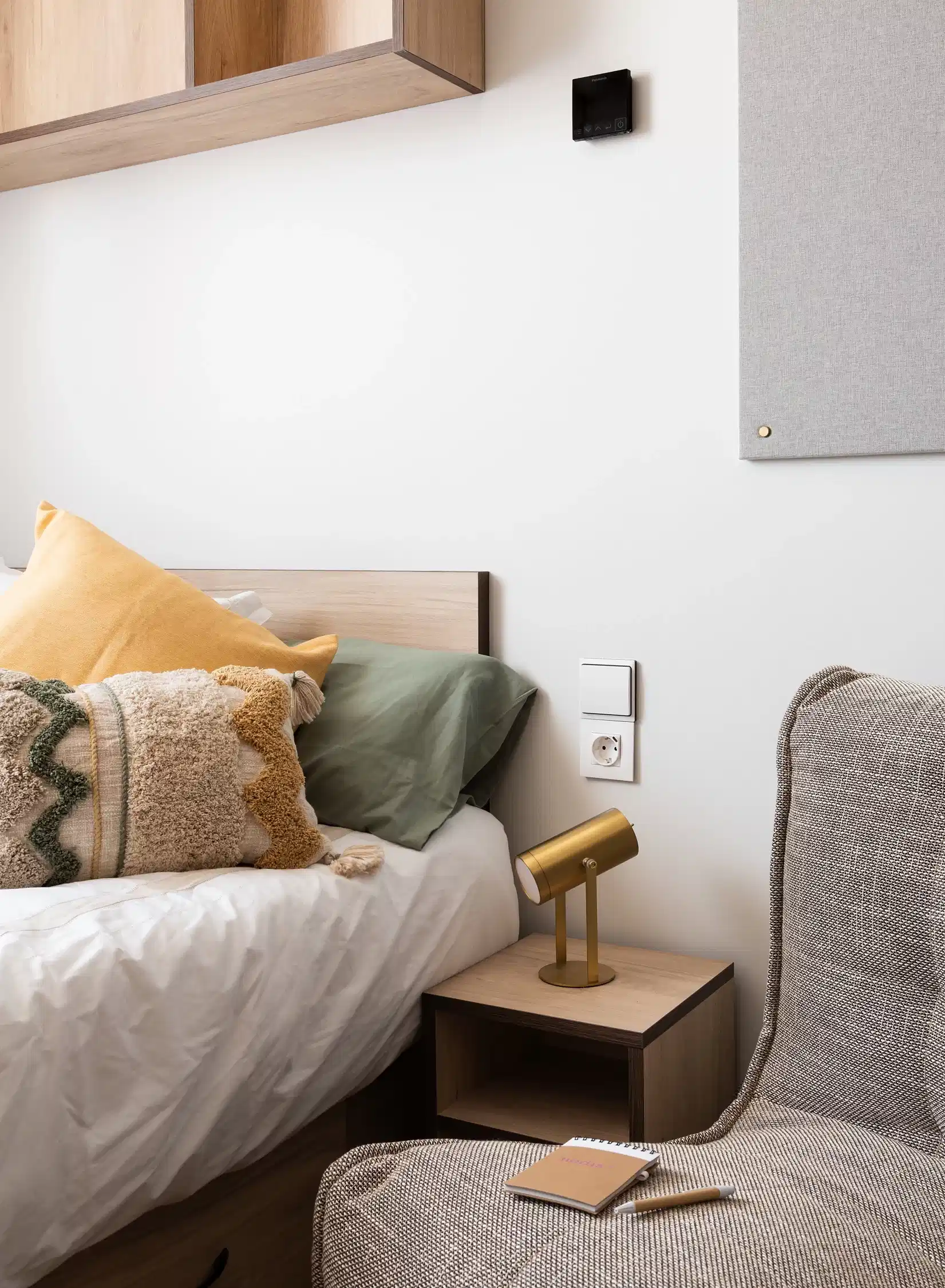 Common Area?w=400&h=260&fit=crop&q=40&auto=format&trim=auto