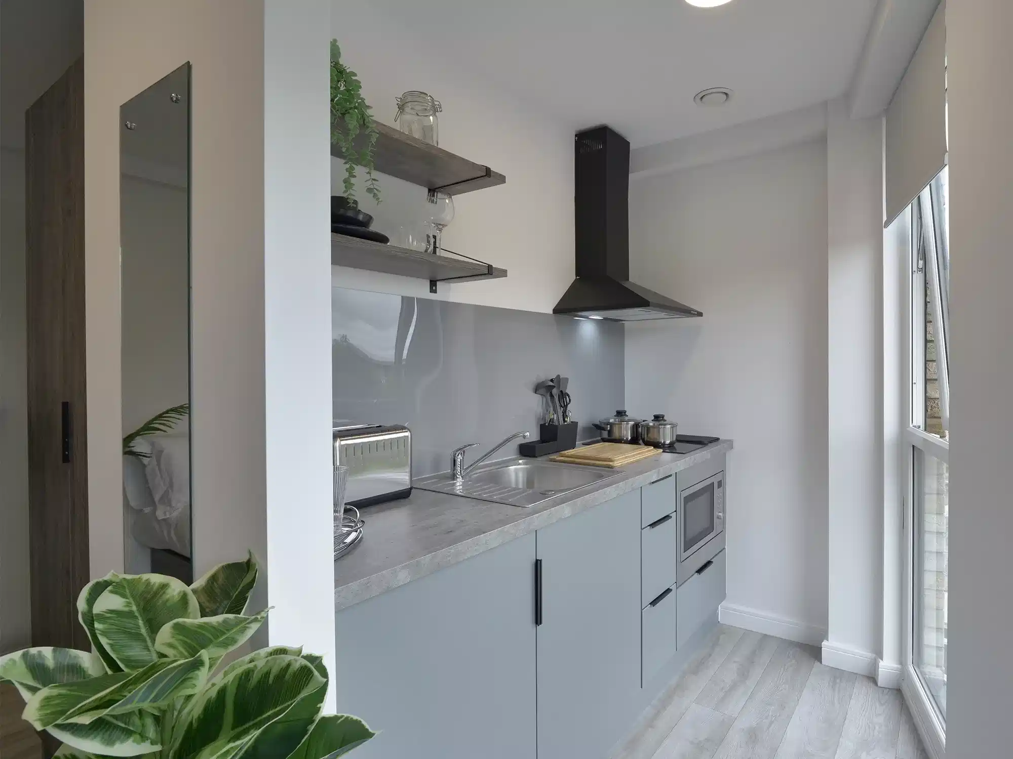 Amenities?w=400&h=260&fit=crop&q=40&auto=format&trim=auto