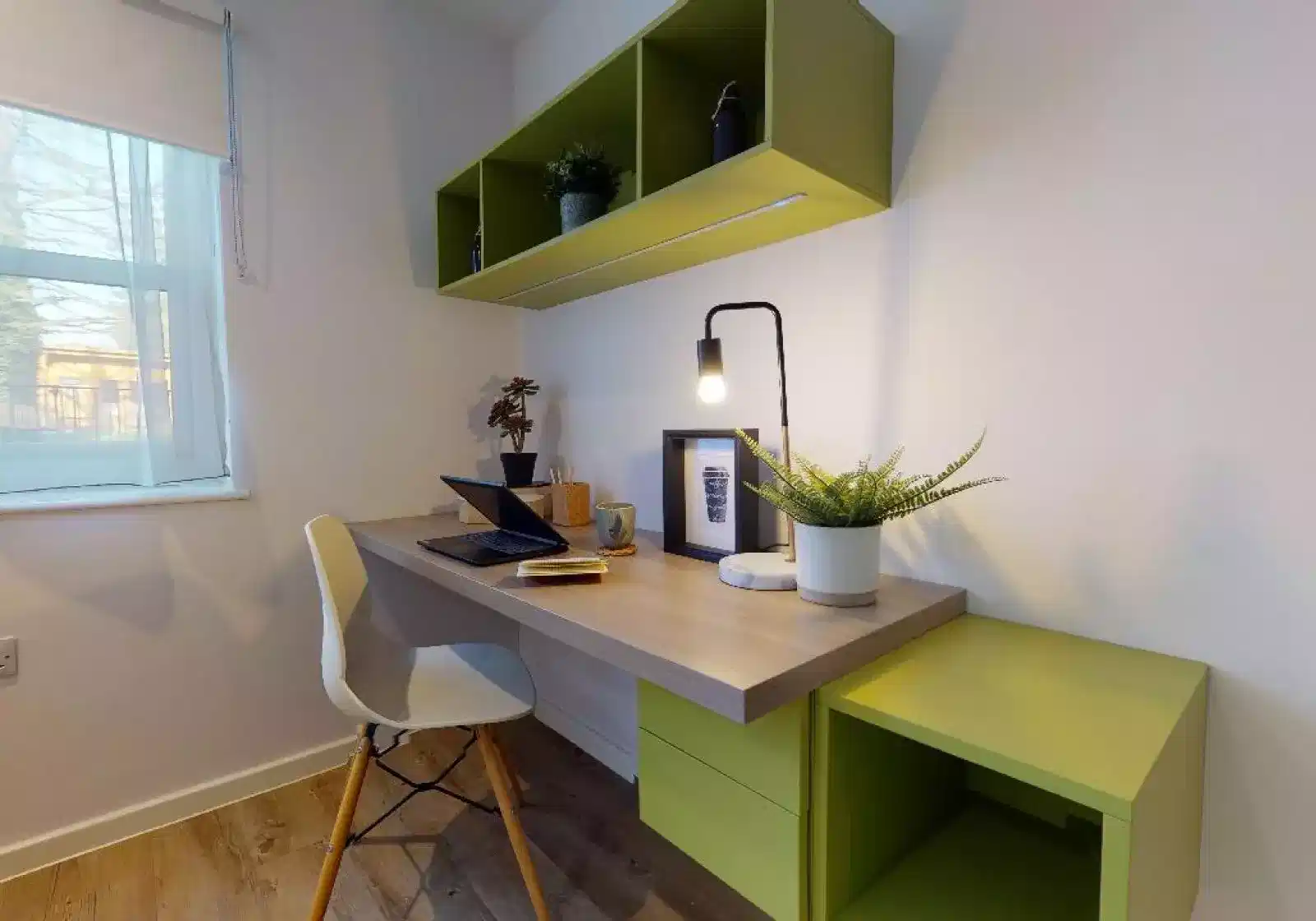 Amenities?w=400&h=260&fit=crop&q=40&auto=format&trim=auto