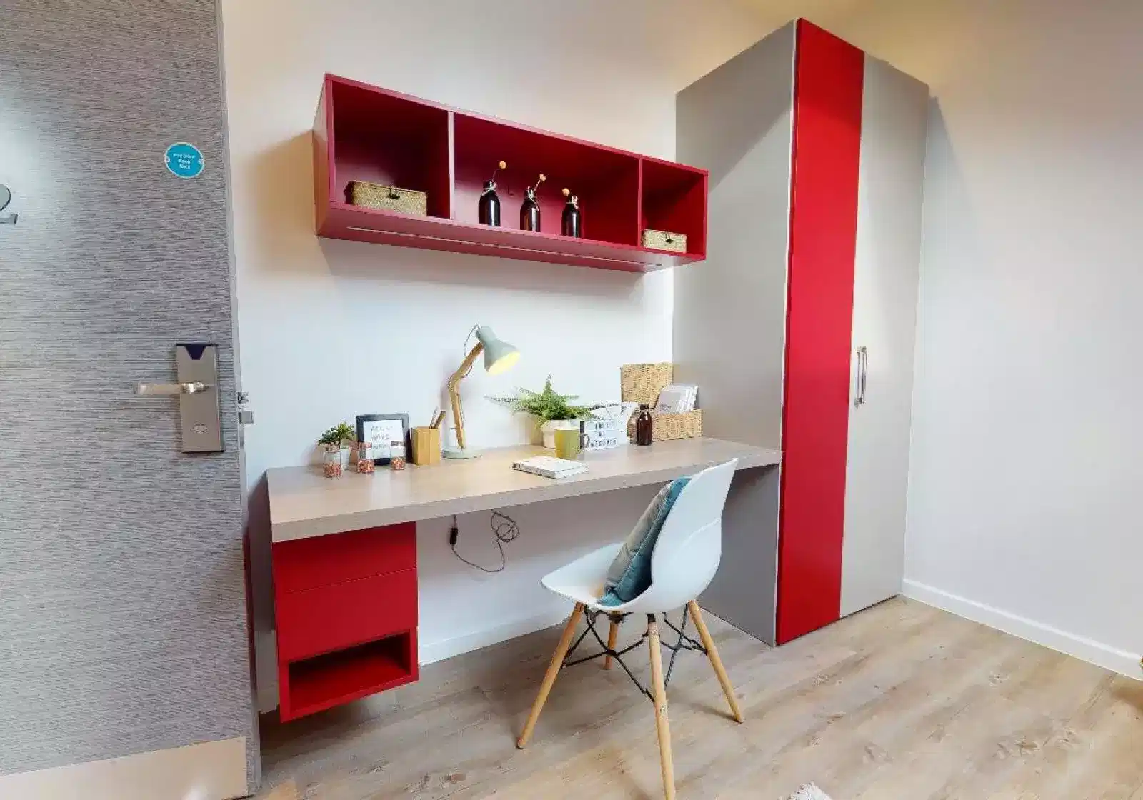 Amenities?w=400&h=260&fit=crop&q=40&auto=format&trim=auto