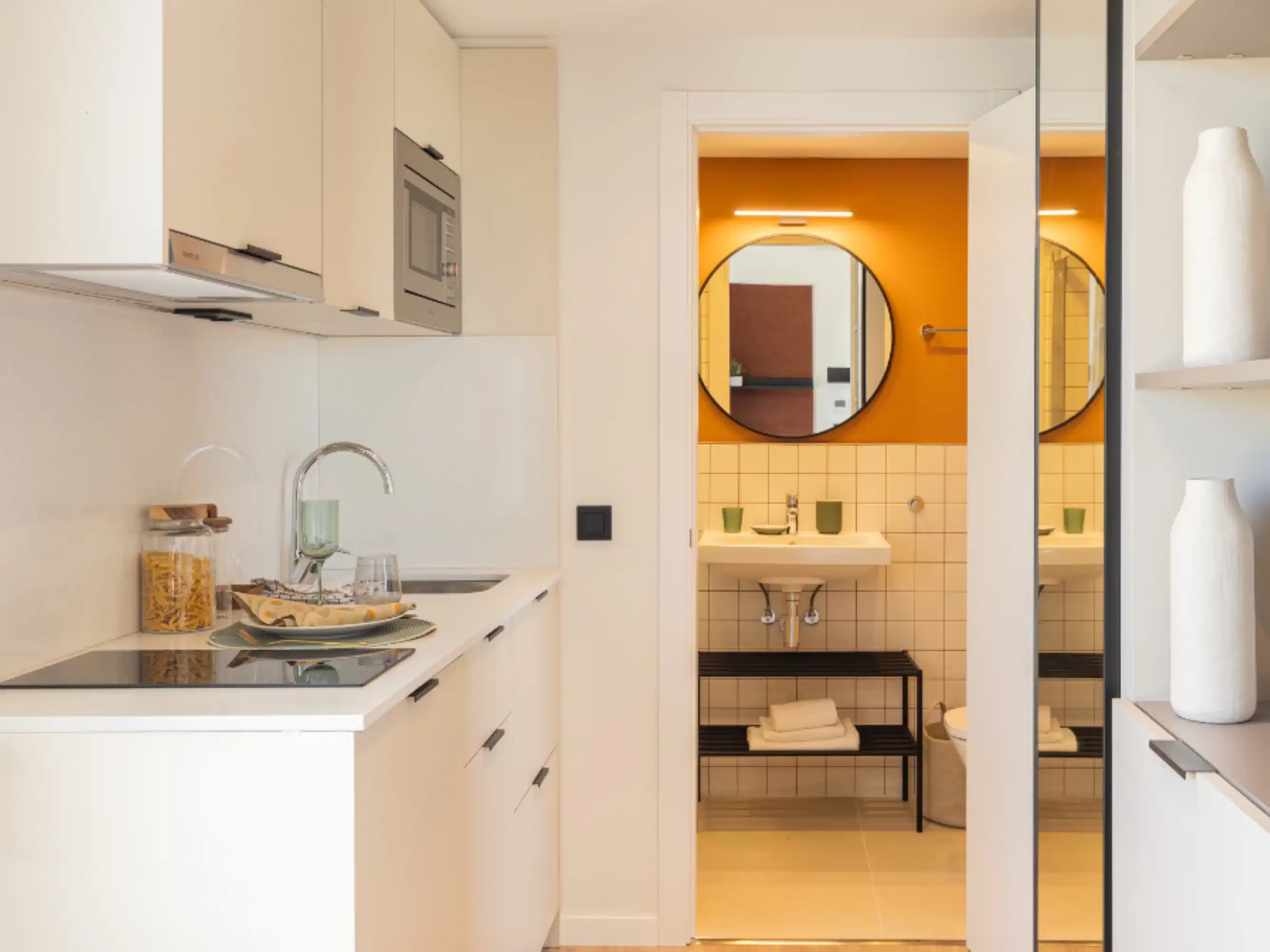 Exterior?w=400&h=260&fit=crop&q=40&auto=format&trim=auto