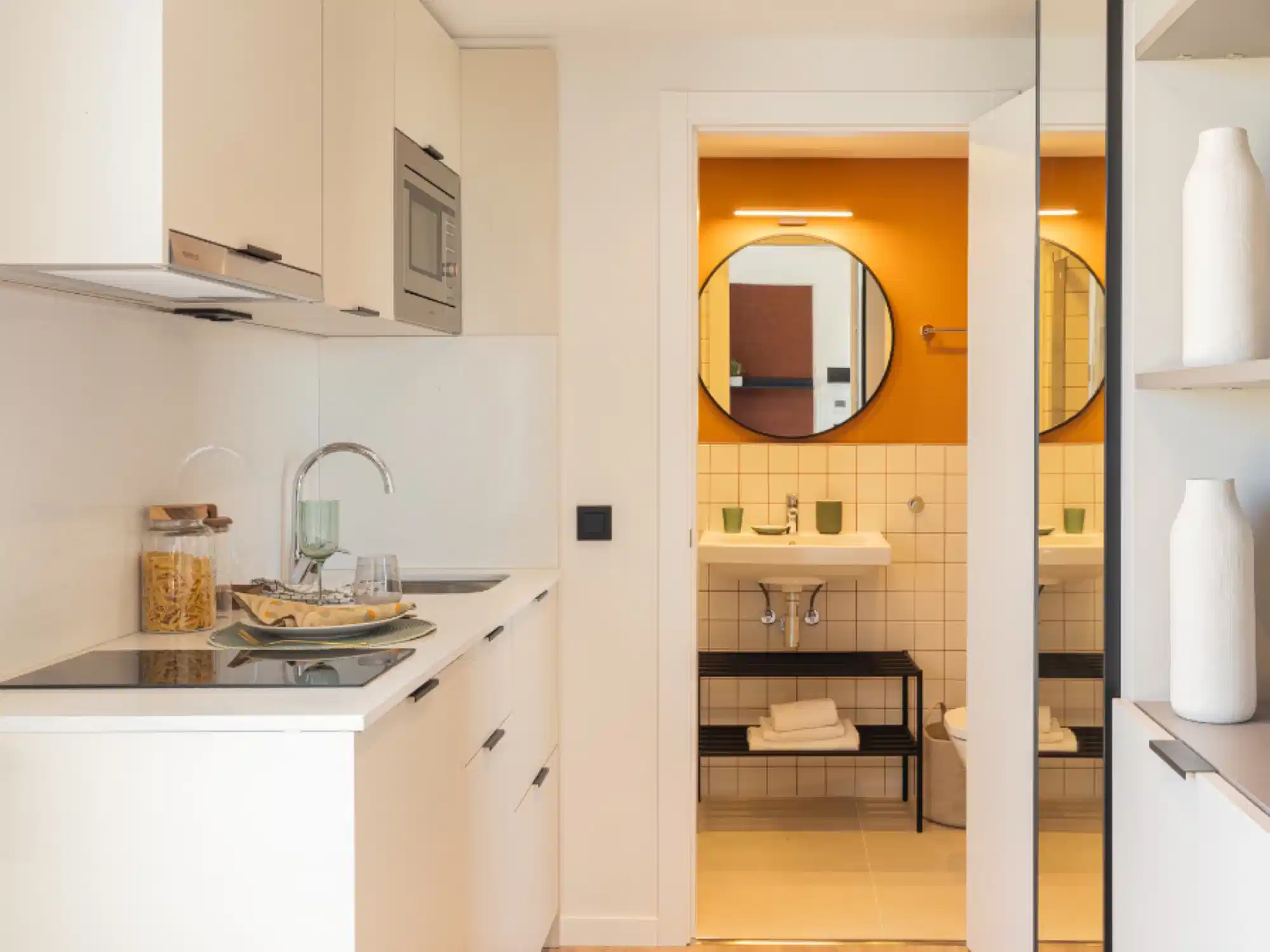 Exterior?w=400&h=260&fit=crop&q=40&auto=format&trim=auto