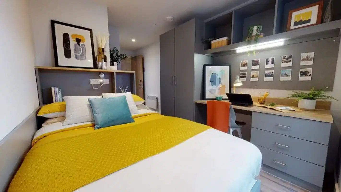 Gold En Suite Plus