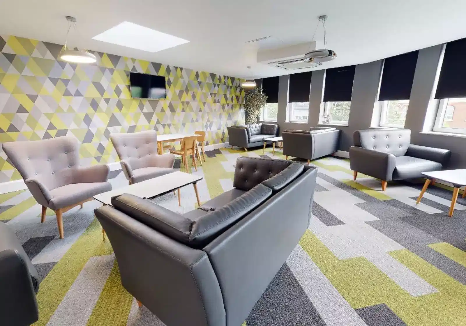 Kitchen?w=400&h=260&fit=crop&q=40&auto=format&trim=auto