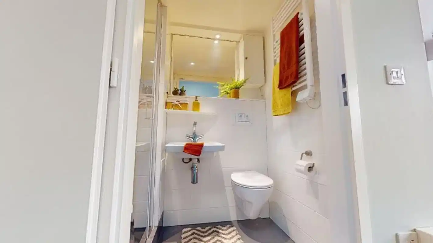 Amenities?w=400&h=260&fit=crop&q=40&auto=format&trim=auto