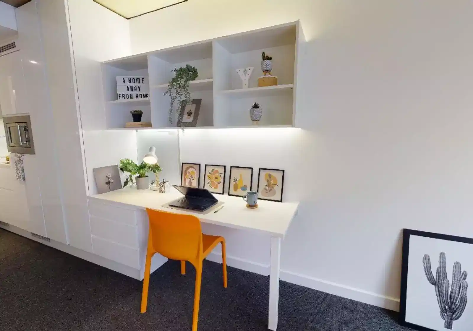 Common Area?w=400&h=260&fit=crop&q=40&auto=format&trim=auto