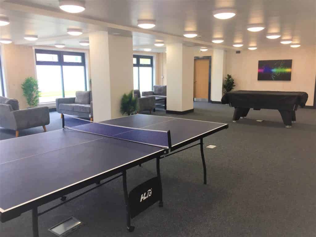 Amenities?w=400&h=260&fit=crop&q=40&auto=format&trim=auto