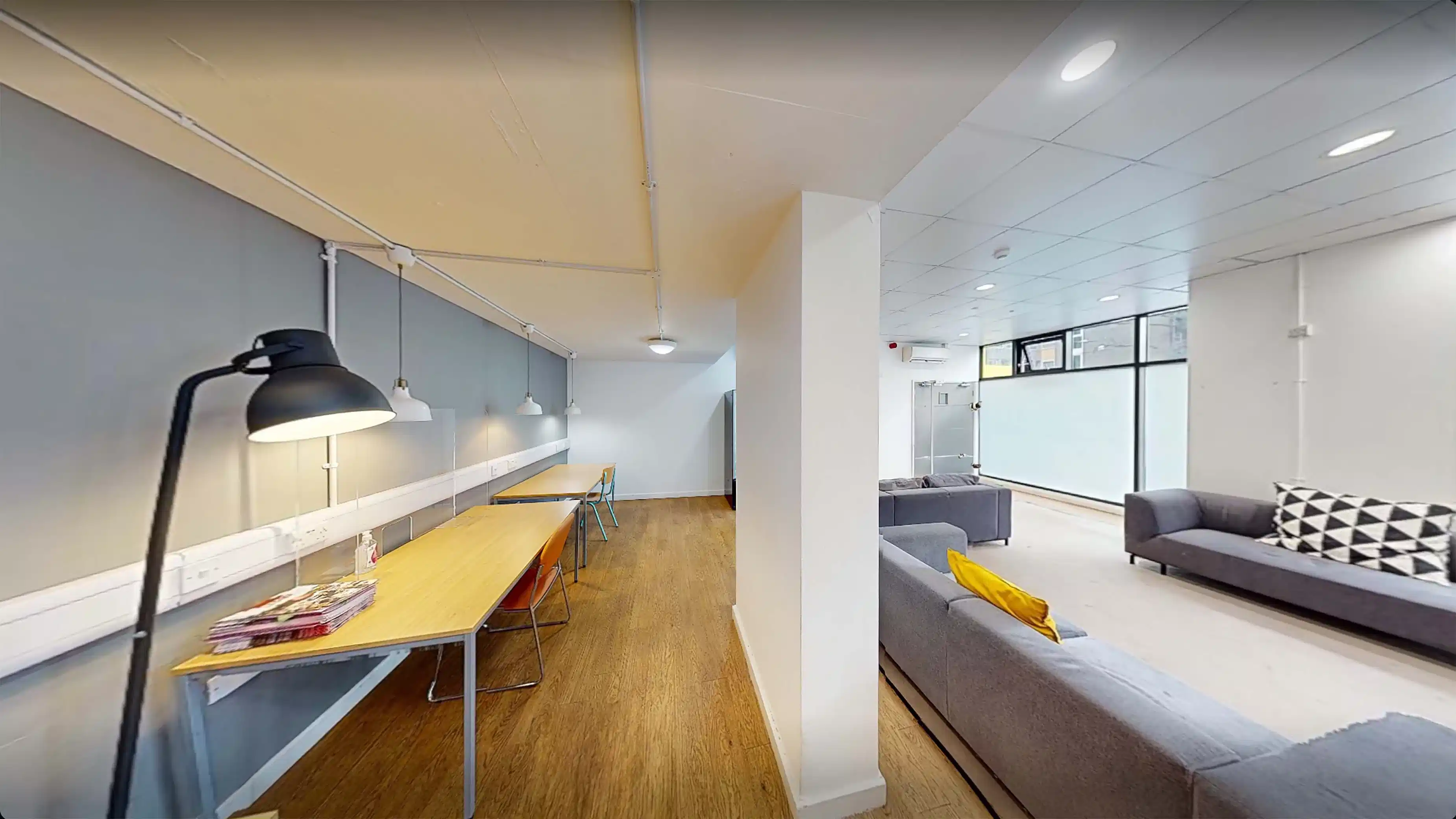 Kitchen?w=400&h=260&fit=crop&q=40&auto=format&trim=auto