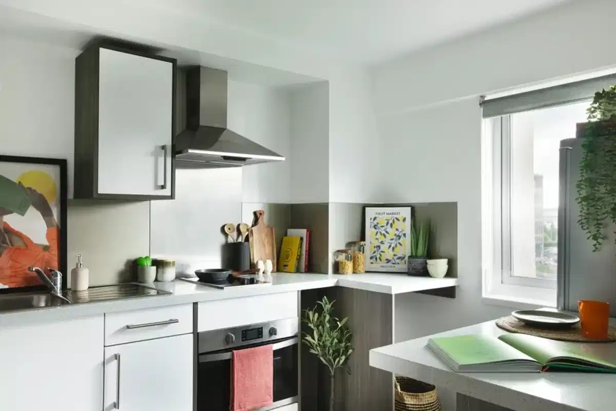 Amenities?w=400&h=260&fit=crop&q=40&auto=format&trim=auto