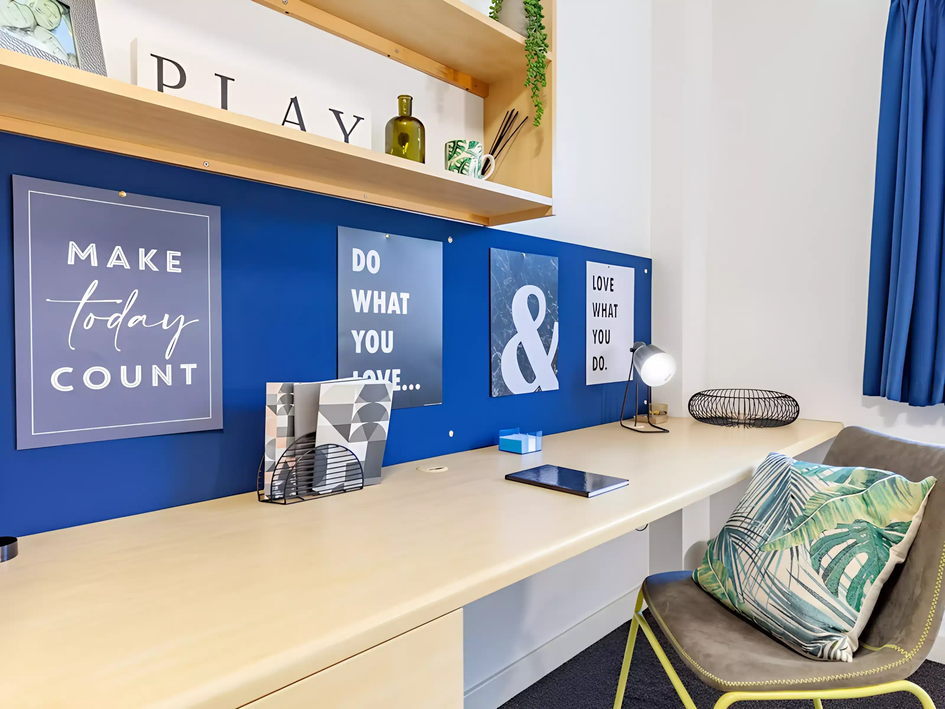 Common Area?w=400&h=260&fit=crop&q=40&auto=format&trim=auto