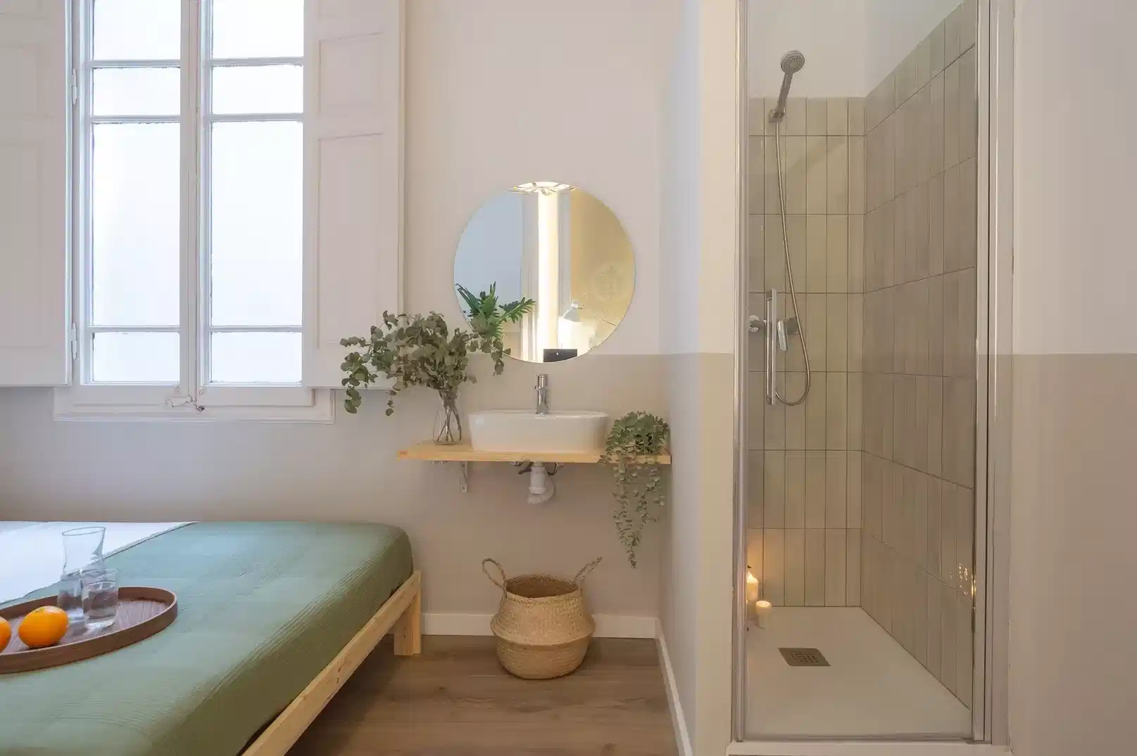 HC 08010, Barcelona - Barcelona, Spain - Room in 8 Bed 3 Bath - Bathroom