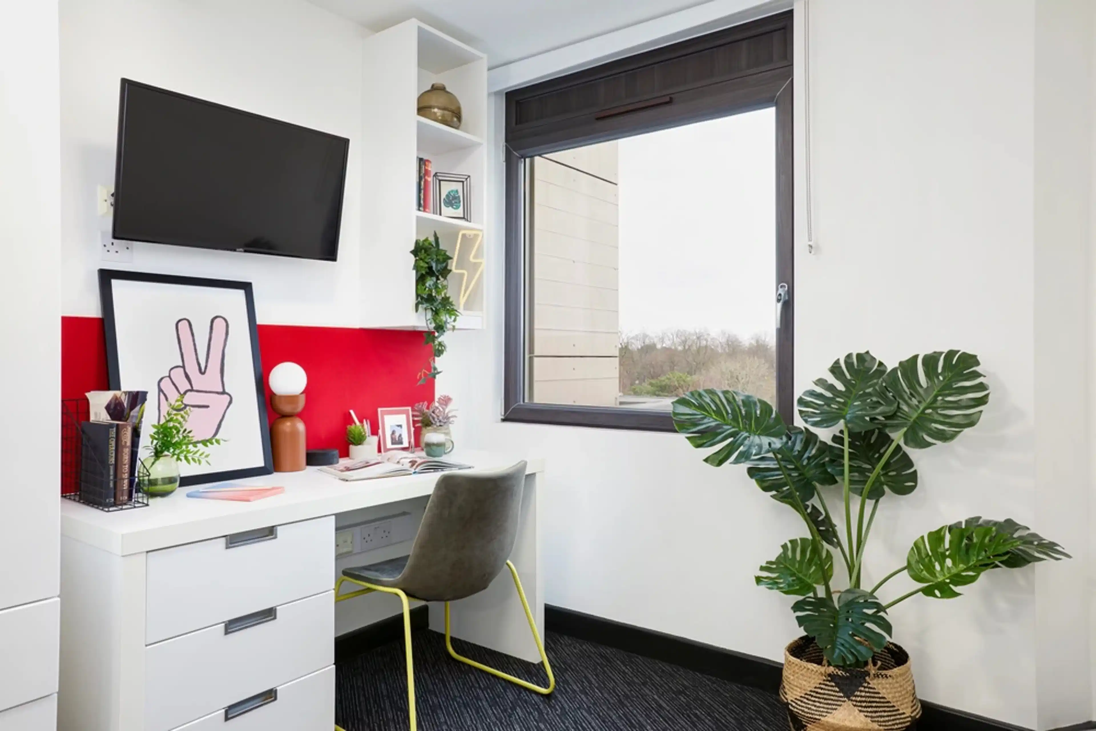 Common Area?w=400&h=260&fit=crop&q=40&auto=format&trim=auto