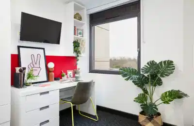 Common Area?w=400&h=260&fit=crop&q=40&auto=format&trim=auto