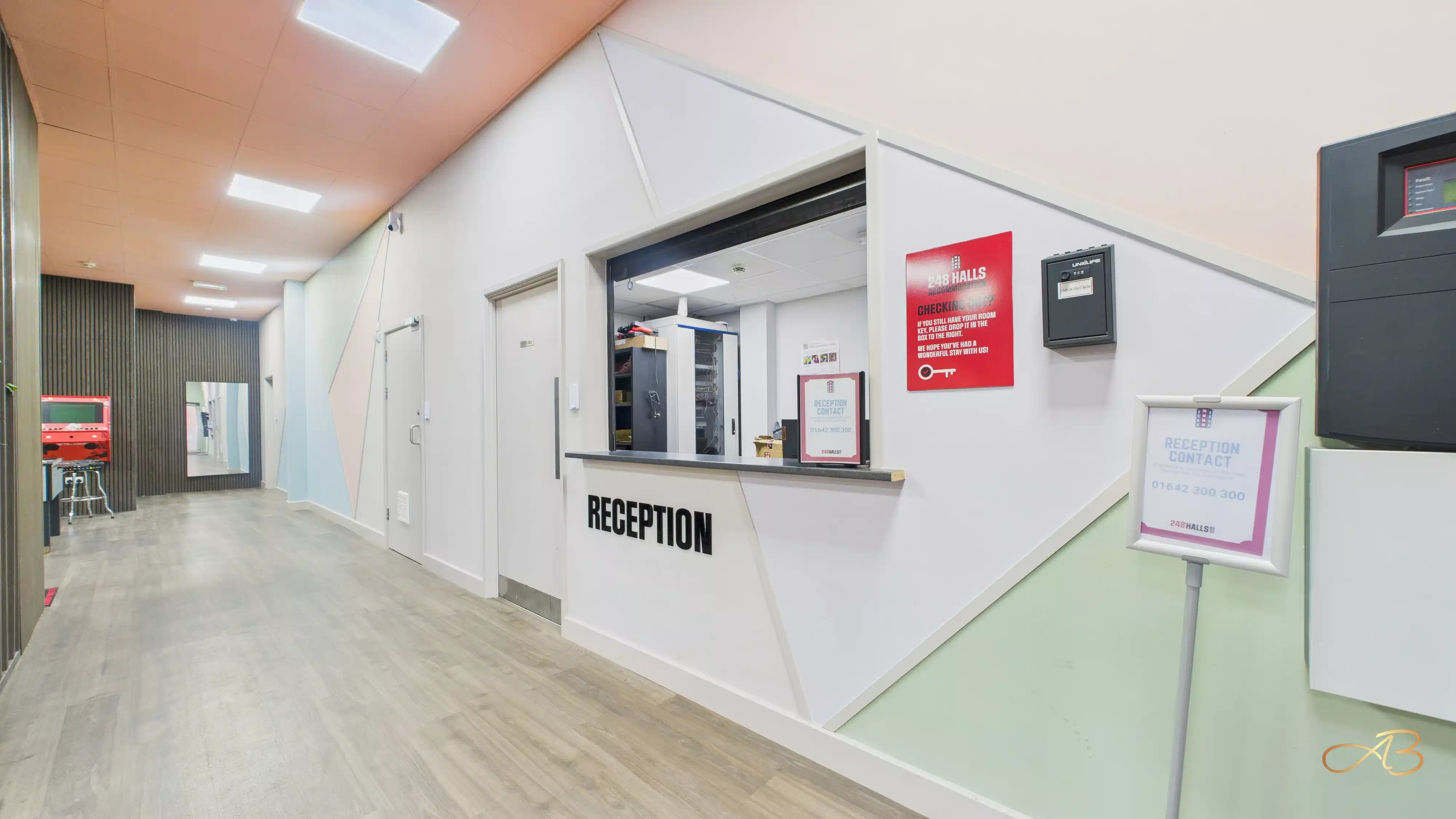 Amenities?w=400&h=260&fit=crop&q=40&auto=format&trim=auto