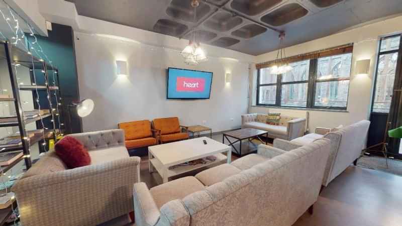 Amenities?w=400&h=260&fit=crop&q=40&auto=format&trim=auto