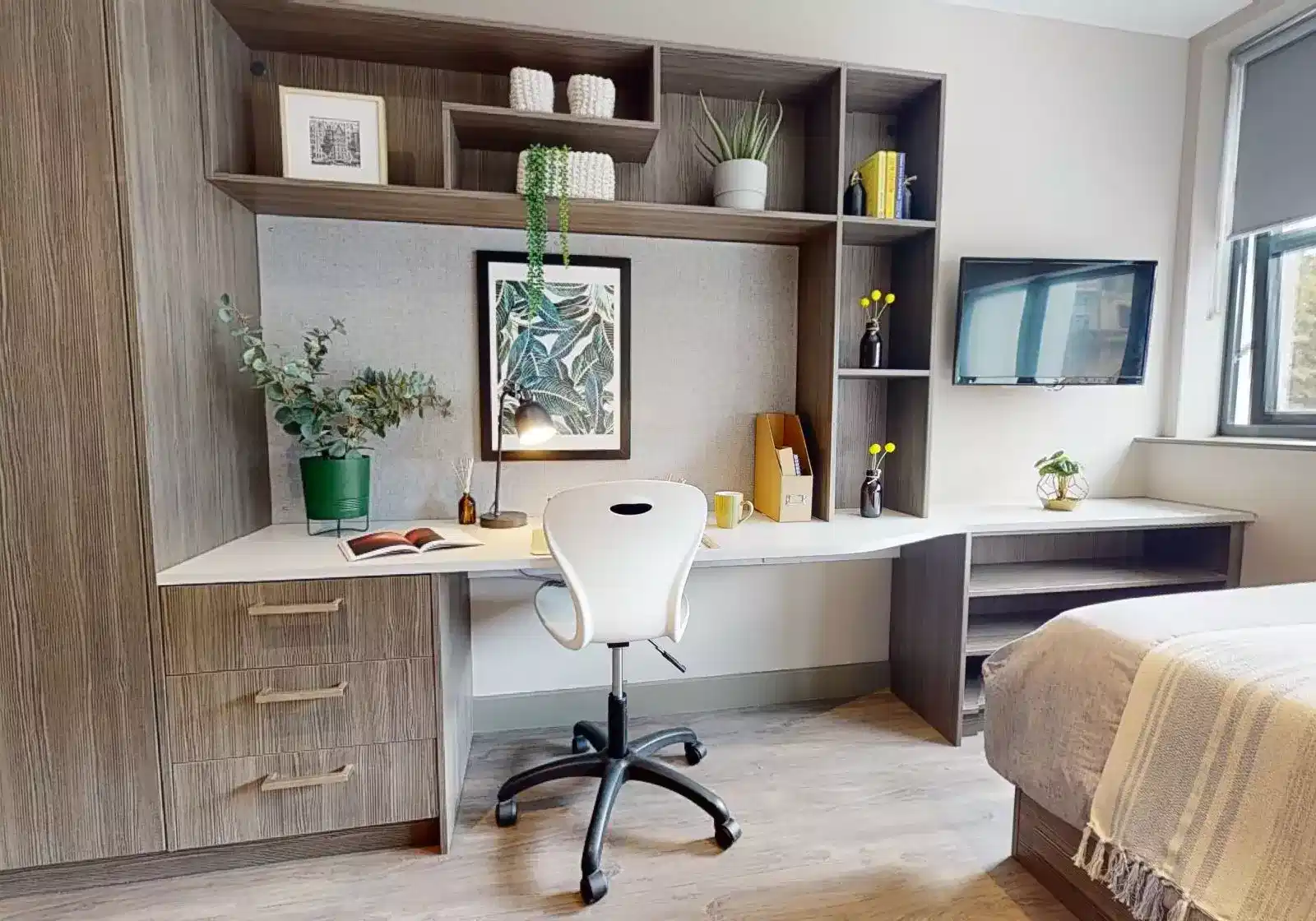 Amenities?w=400&h=260&fit=crop&q=40&auto=format&trim=auto