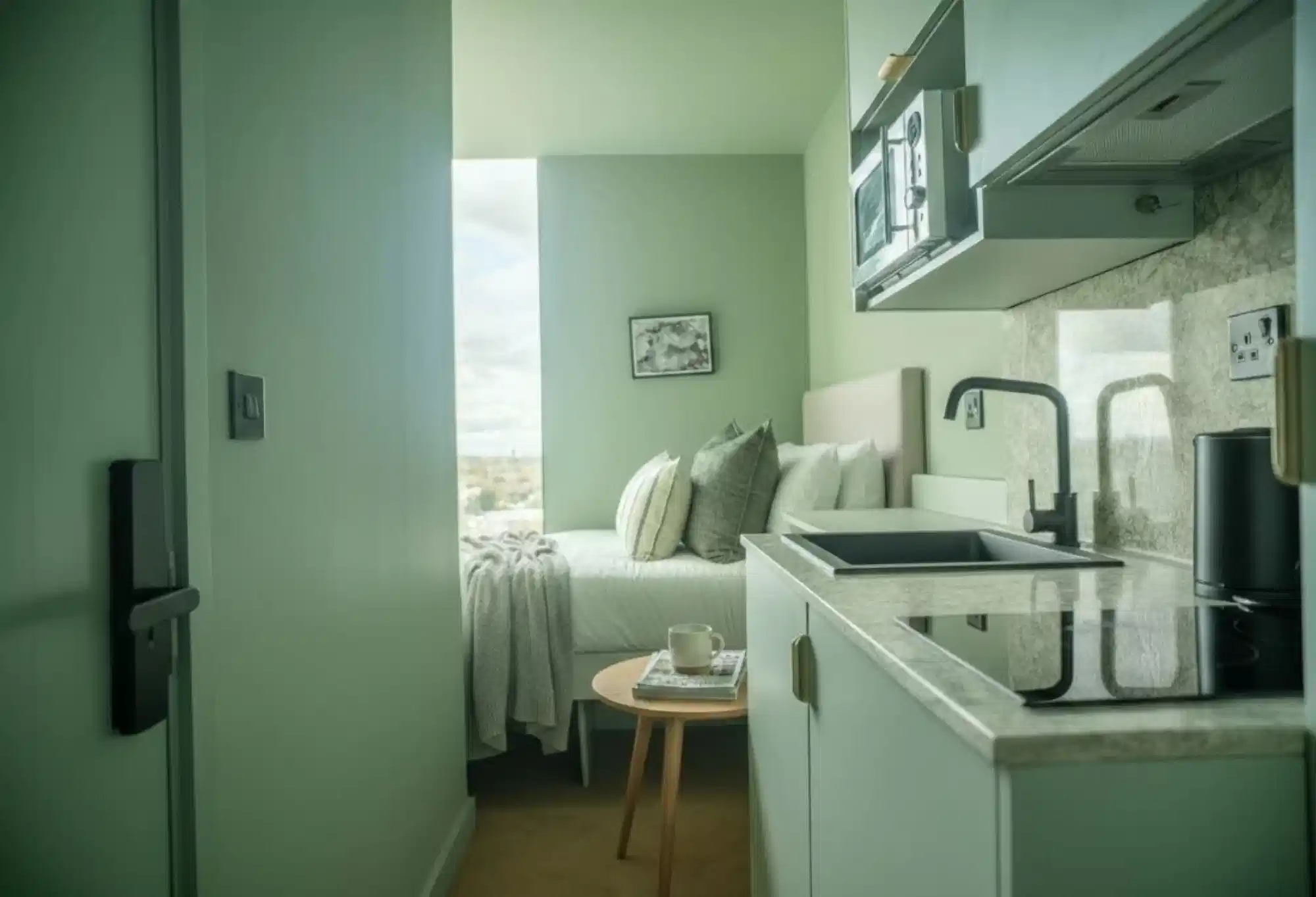 Amenities?w=400&h=260&fit=crop&q=40&auto=format&trim=auto