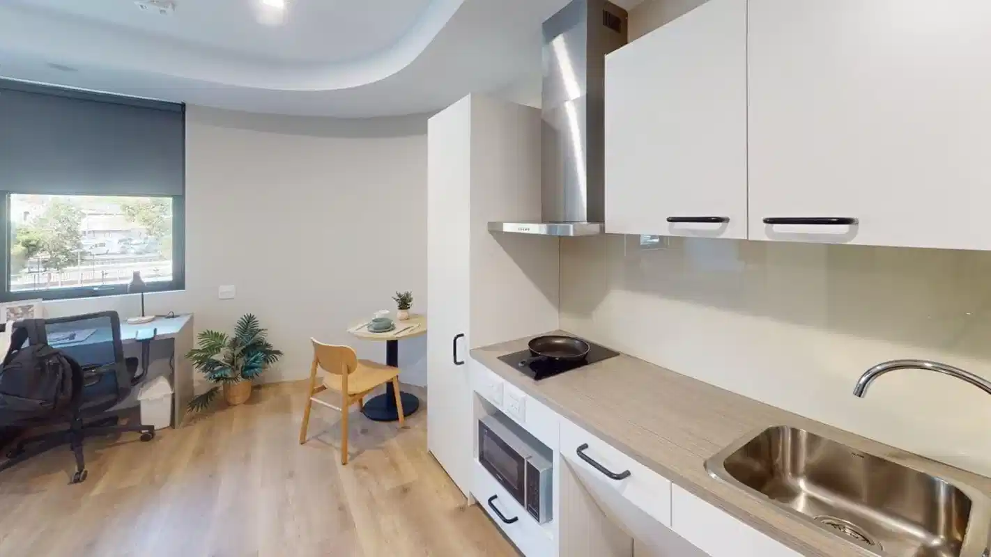 Amenities?w=400&h=260&fit=crop&q=40&auto=format&trim=auto