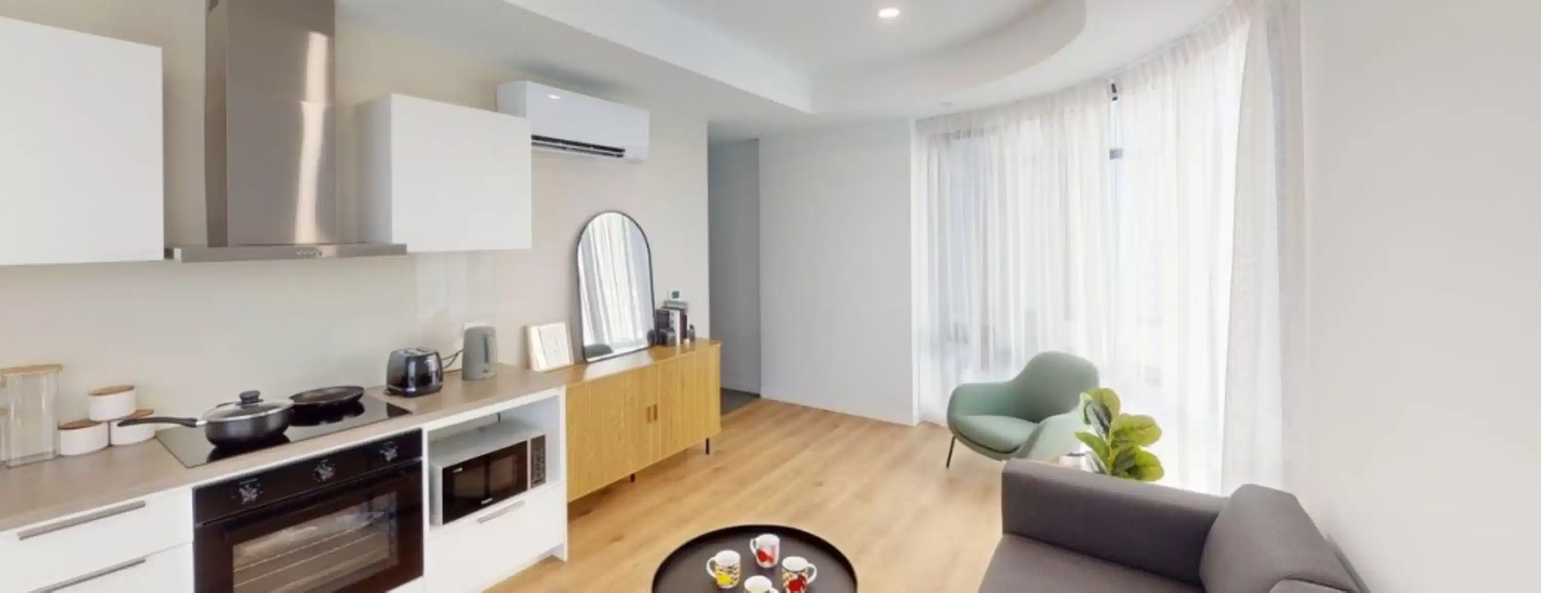 Exterior?w=400&h=260&fit=crop&q=40&auto=format&trim=auto