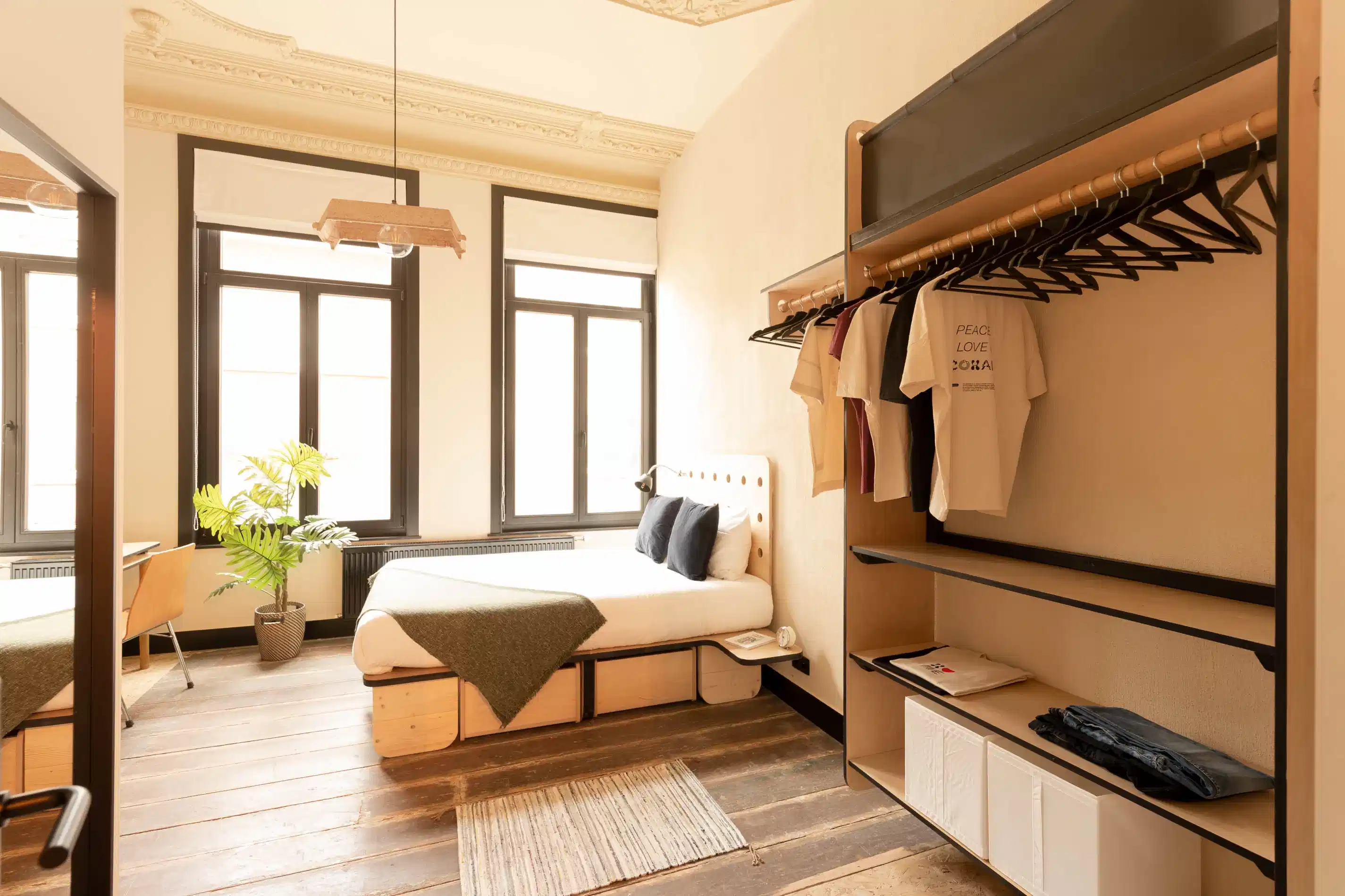 Amenities?w=400&h=260&fit=crop&q=40&auto=format&trim=auto