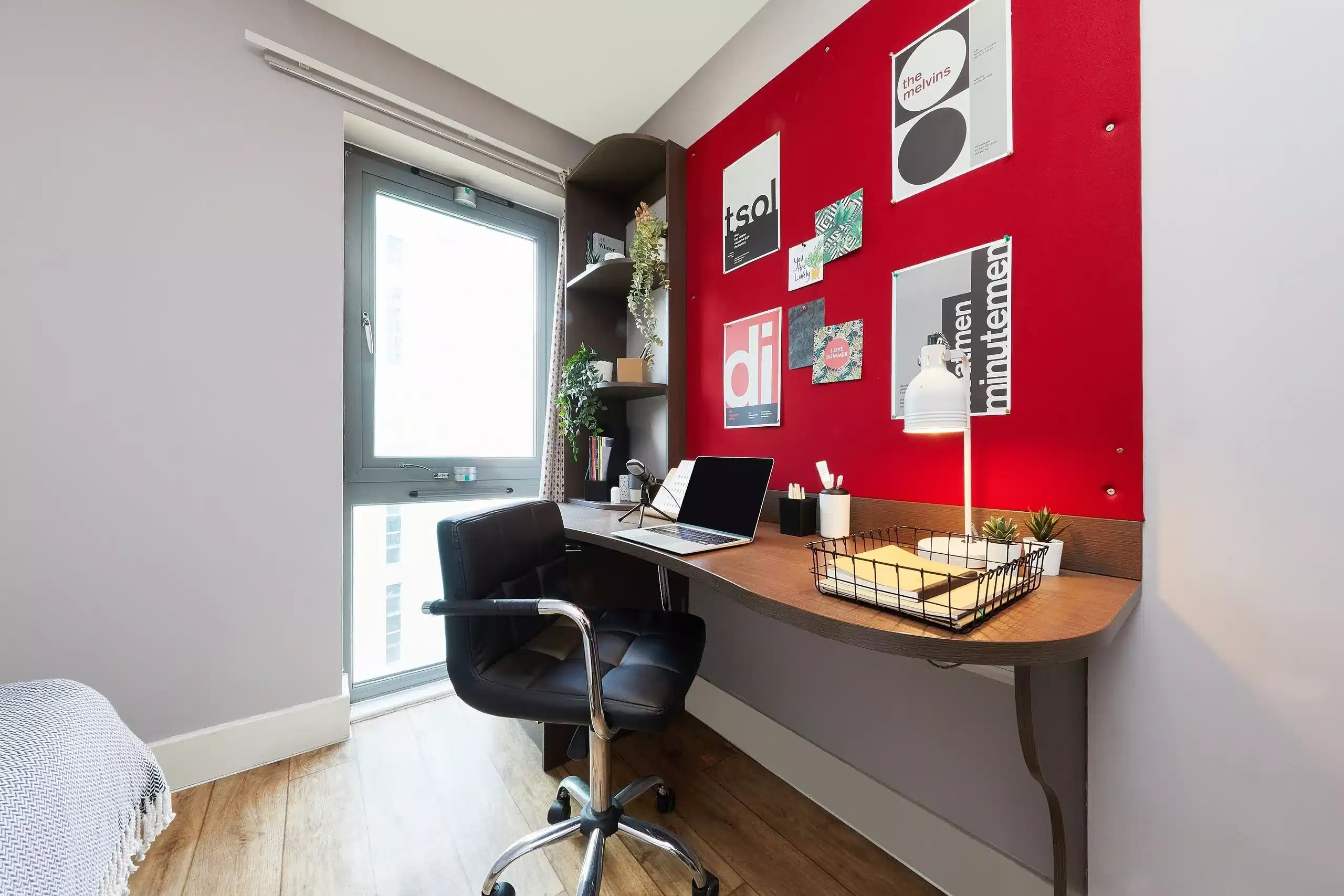 Amenities?w=400&h=260&fit=crop&q=40&auto=format&trim=auto