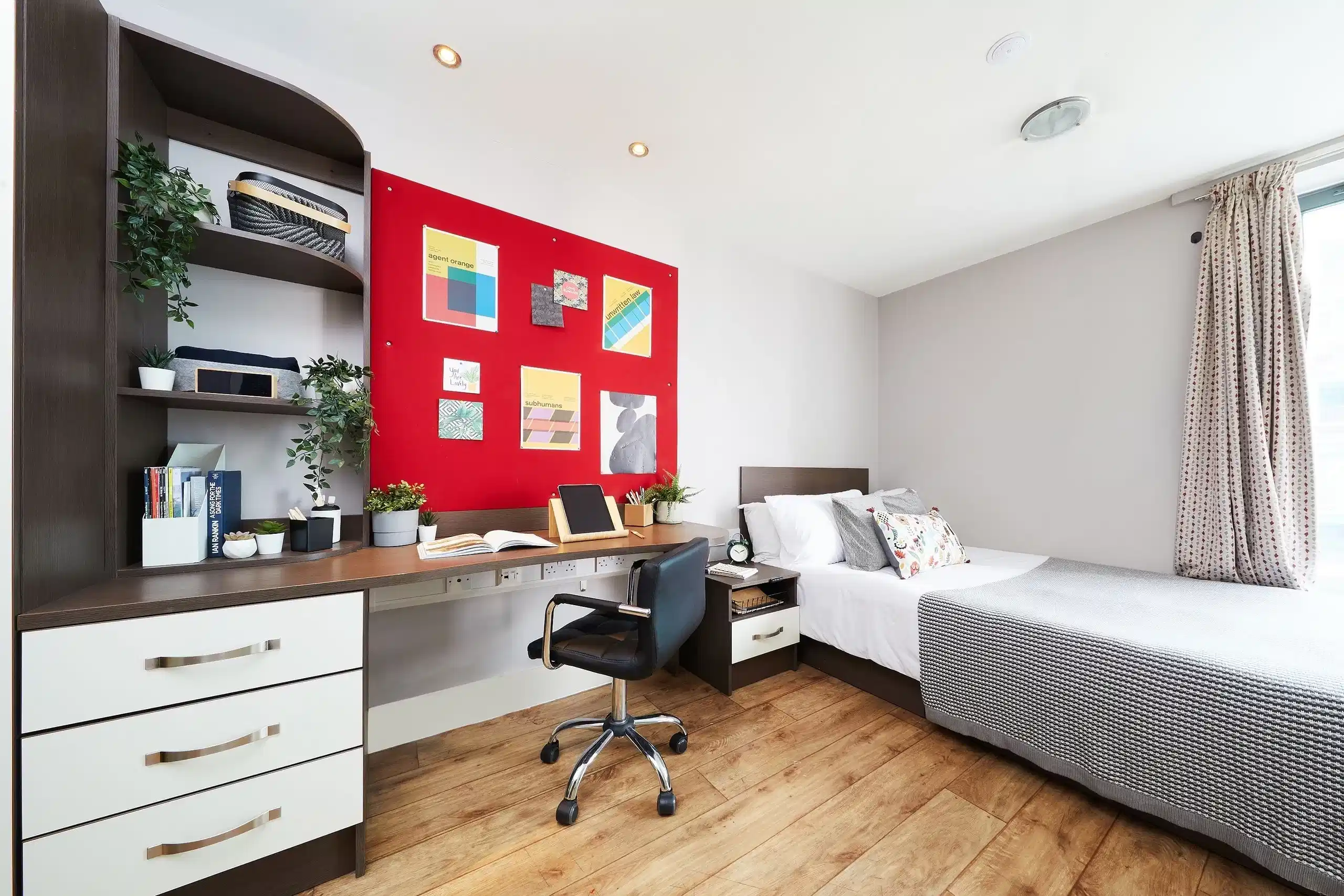 Amenities?w=400&h=260&fit=crop&q=40&auto=format&trim=auto