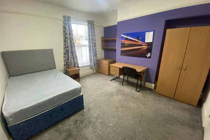 Amenities?w=400&h=260&fit=crop&q=40&auto=format&trim=auto