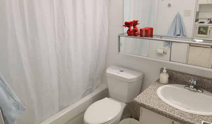 Amenities?w=400&h=260&fit=crop&q=40&auto=format&trim=auto