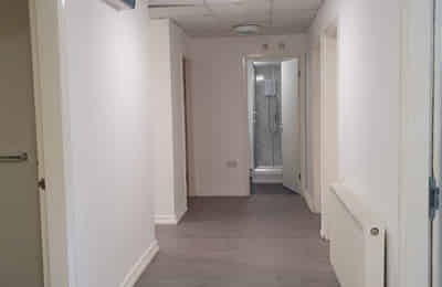 Exterior?w=400&h=260&fit=crop&q=40&auto=format&trim=auto