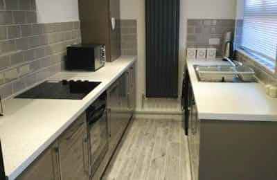 Common Area?w=400&h=260&fit=crop&q=40&auto=format&trim=auto