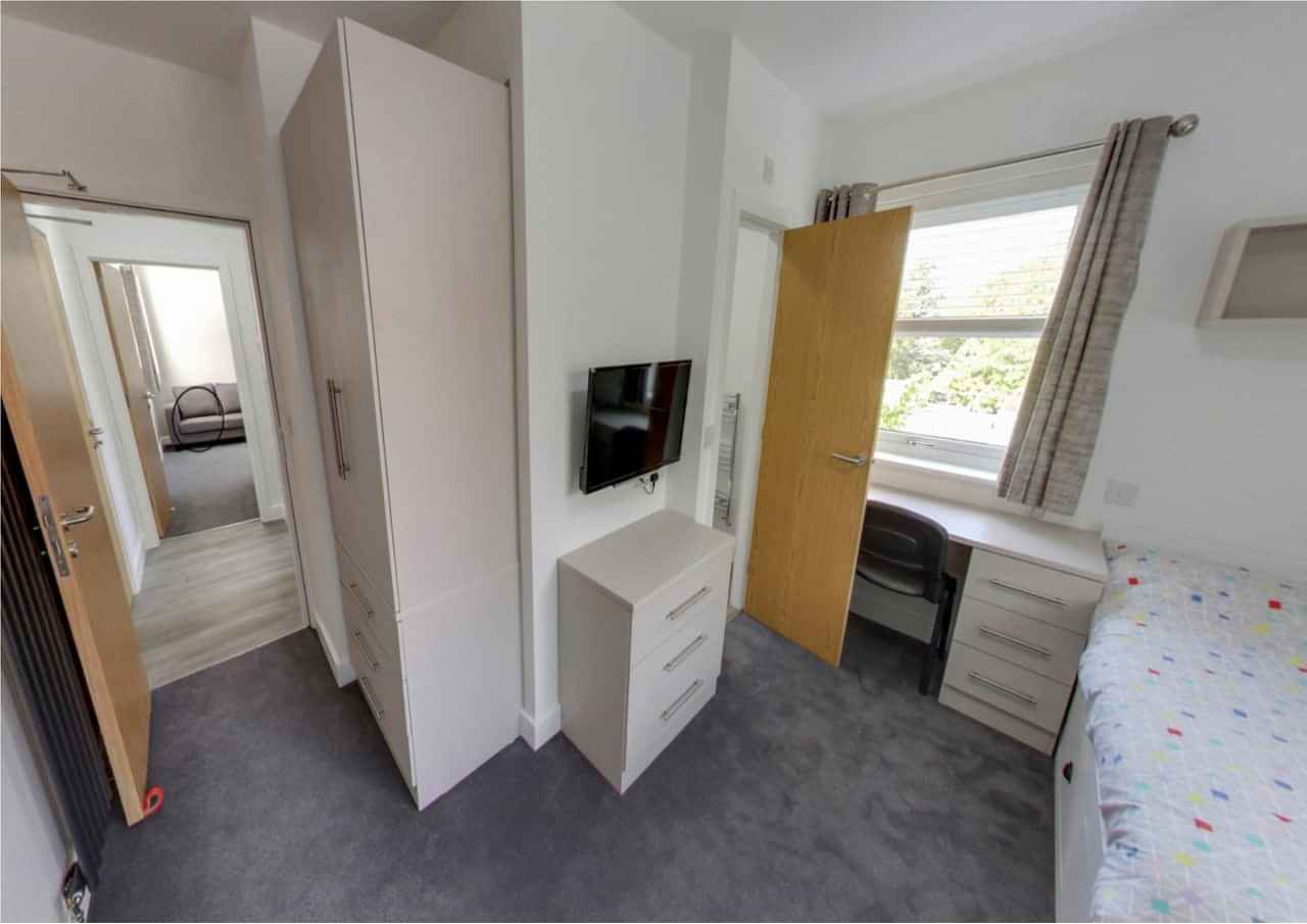 Amenities?w=400&h=260&fit=crop&q=40&auto=format&trim=auto