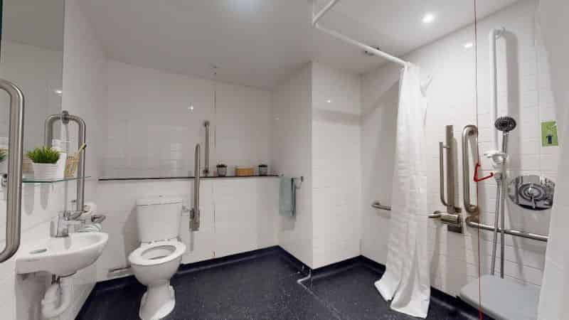 Common Area?w=400&h=260&fit=crop&q=40&auto=format&trim=auto