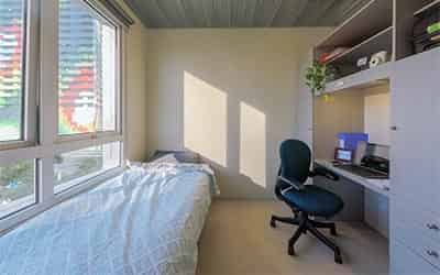 Common Area?w=400&h=260&fit=crop&q=40&auto=format&trim=auto