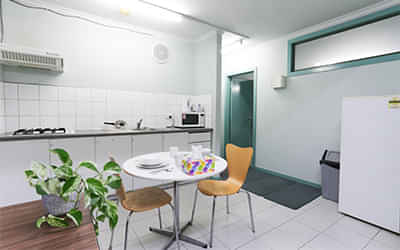 Exterior?w=400&h=260&fit=crop&q=40&auto=format&trim=auto