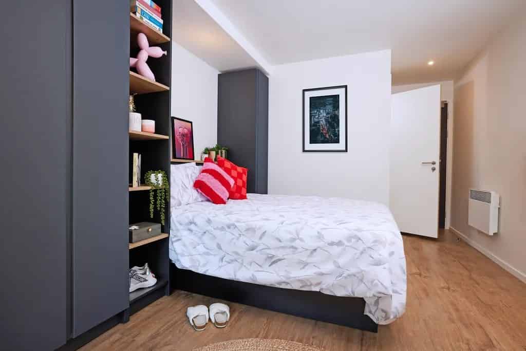 Amenities?w=400&h=260&fit=crop&q=40&auto=format&trim=auto