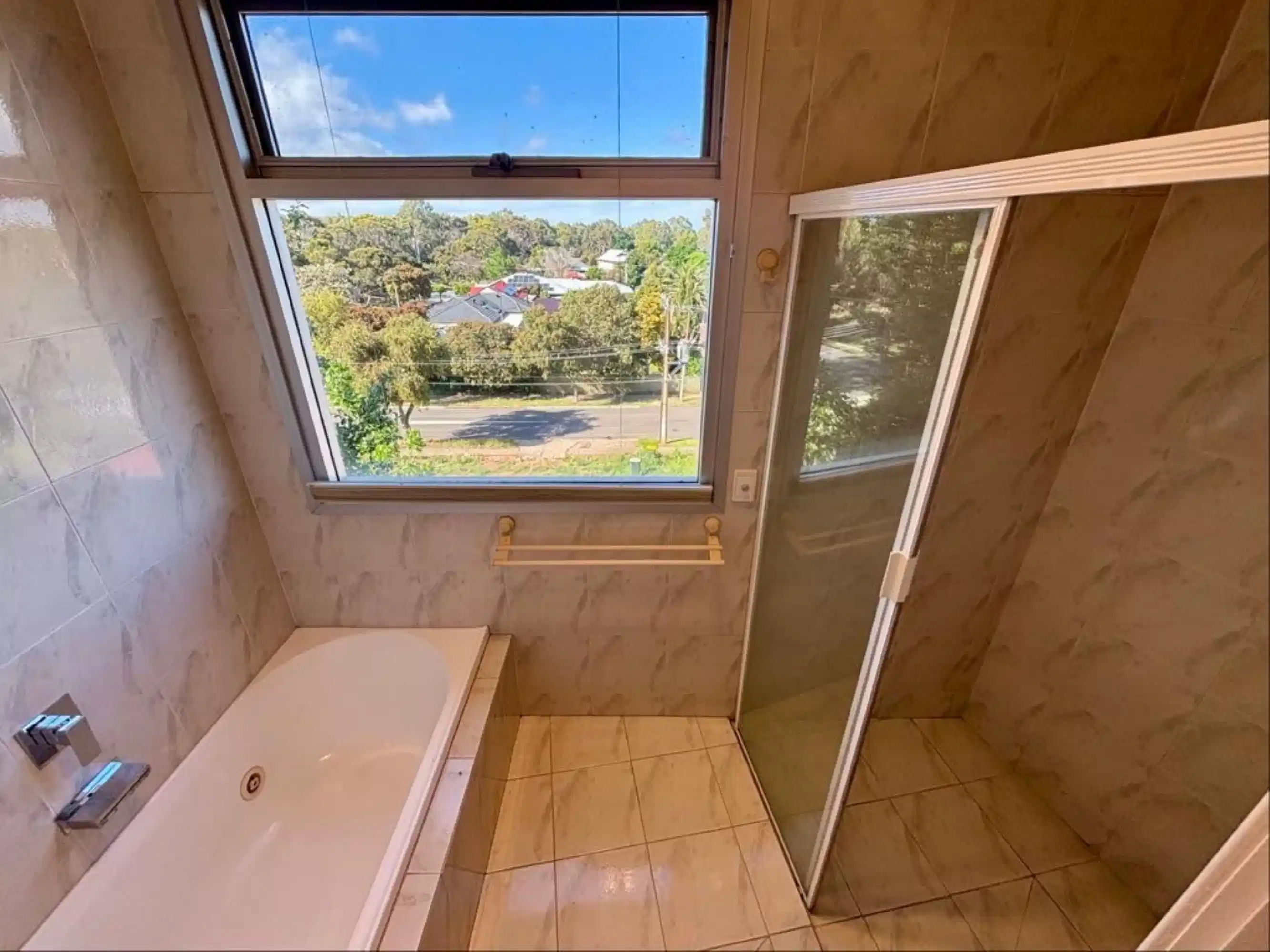 Room in a 5 Bedroom Apartment, 29 Brookvale Rd, Windsor Gardens, Australia SA 5087 - Adelaide, South Australia, Australia - Room 1 - Bathroom