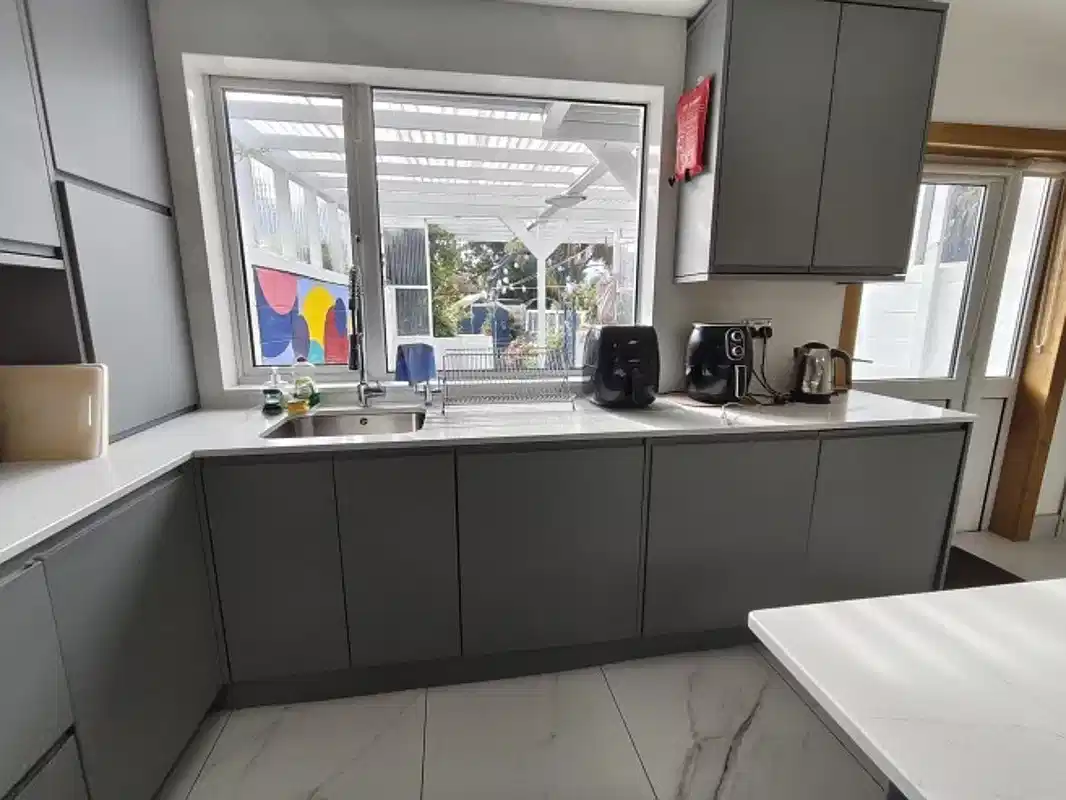 Room in a 7 Bedroom Apartment, 41 Ballinteer Crescent, Ballinteer, Dublin (D16 E657) 2