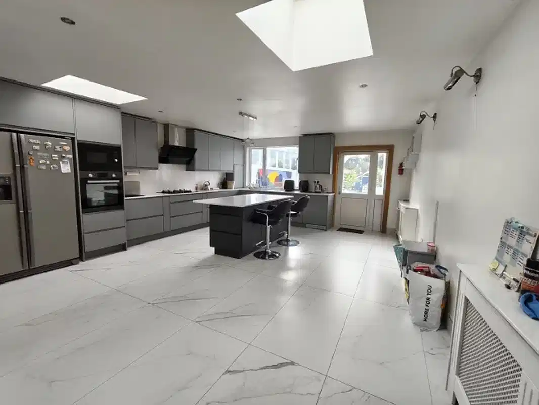 Room in a 7 Bedroom Apartment, 41 Ballinteer Crescent, Ballinteer, Dublin (D16 E657) 5