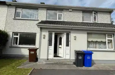Room in a 5 Bedroom Apartment, 39 Glenview Dr, Galway, Co. Galway (H91 XRD9) - Galway, Ireland - Bedroom