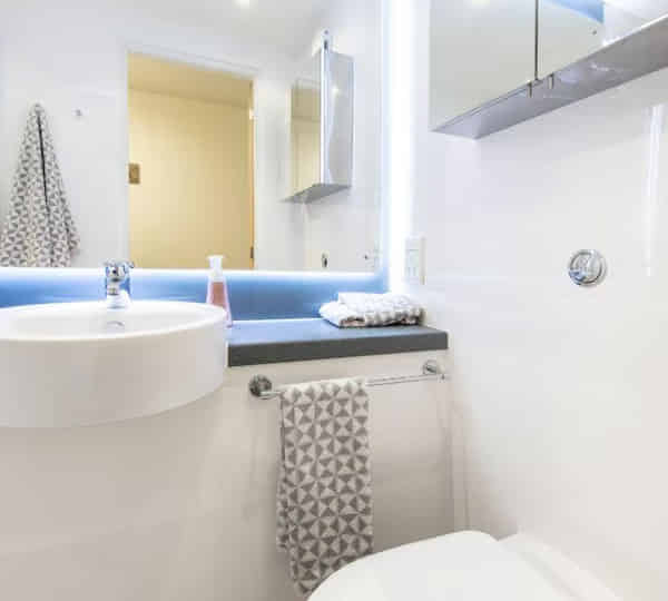 Common Area?w=400&h=260&fit=crop&q=40&auto=format&trim=auto