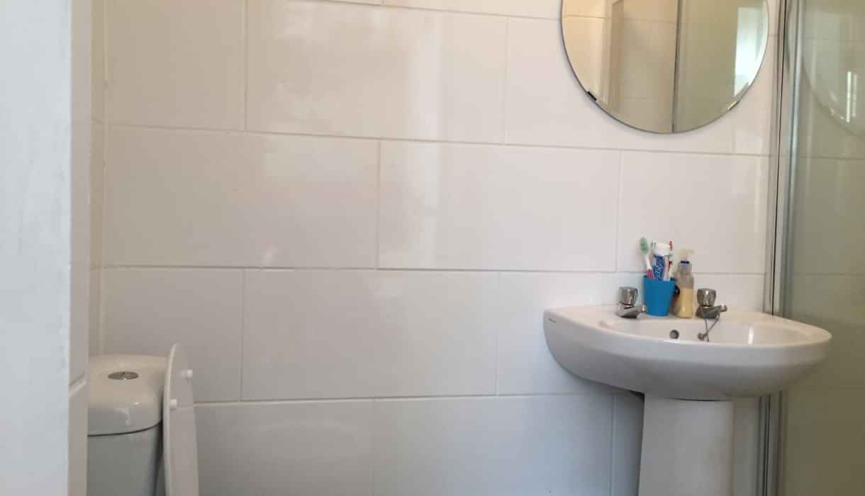 Trash House, Limerick - Cork, Ireland - Bathroom