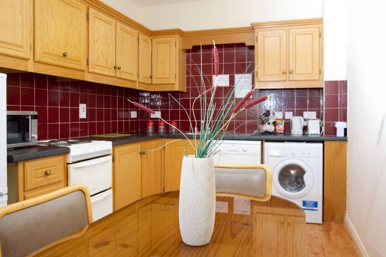 Exterior?w=400&h=260&fit=crop&q=40&auto=format&trim=auto