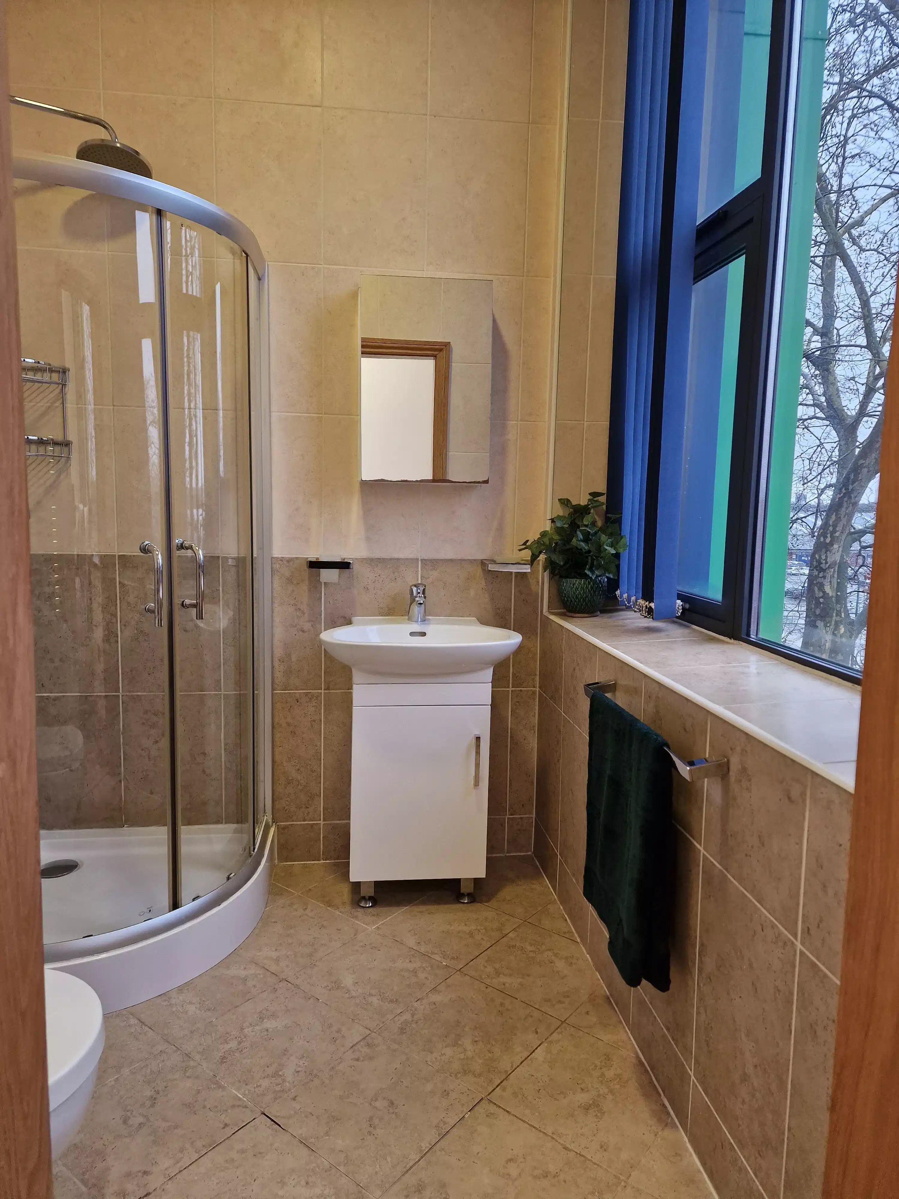 Amenities?w=400&h=260&fit=crop&q=40&auto=format&trim=auto