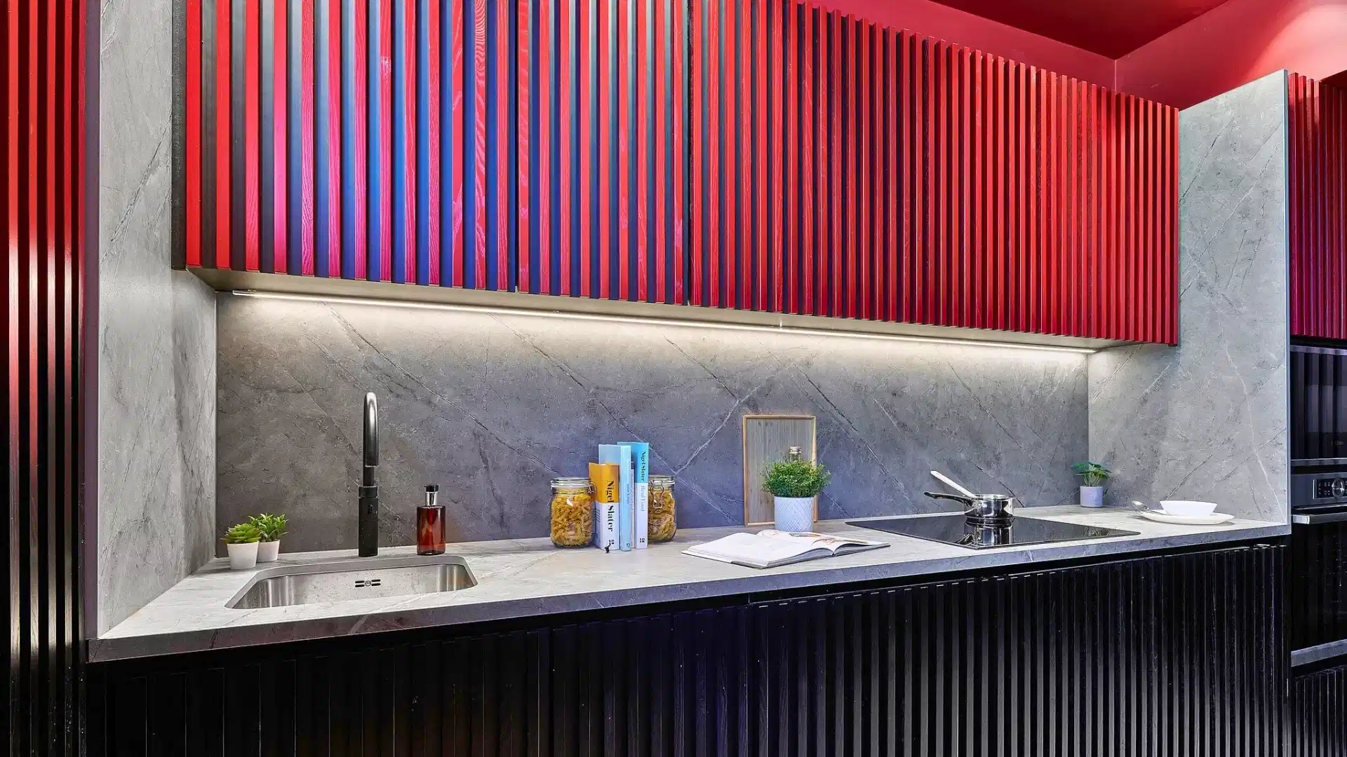 Exterior?w=400&h=260&fit=crop&q=40&auto=format&trim=auto