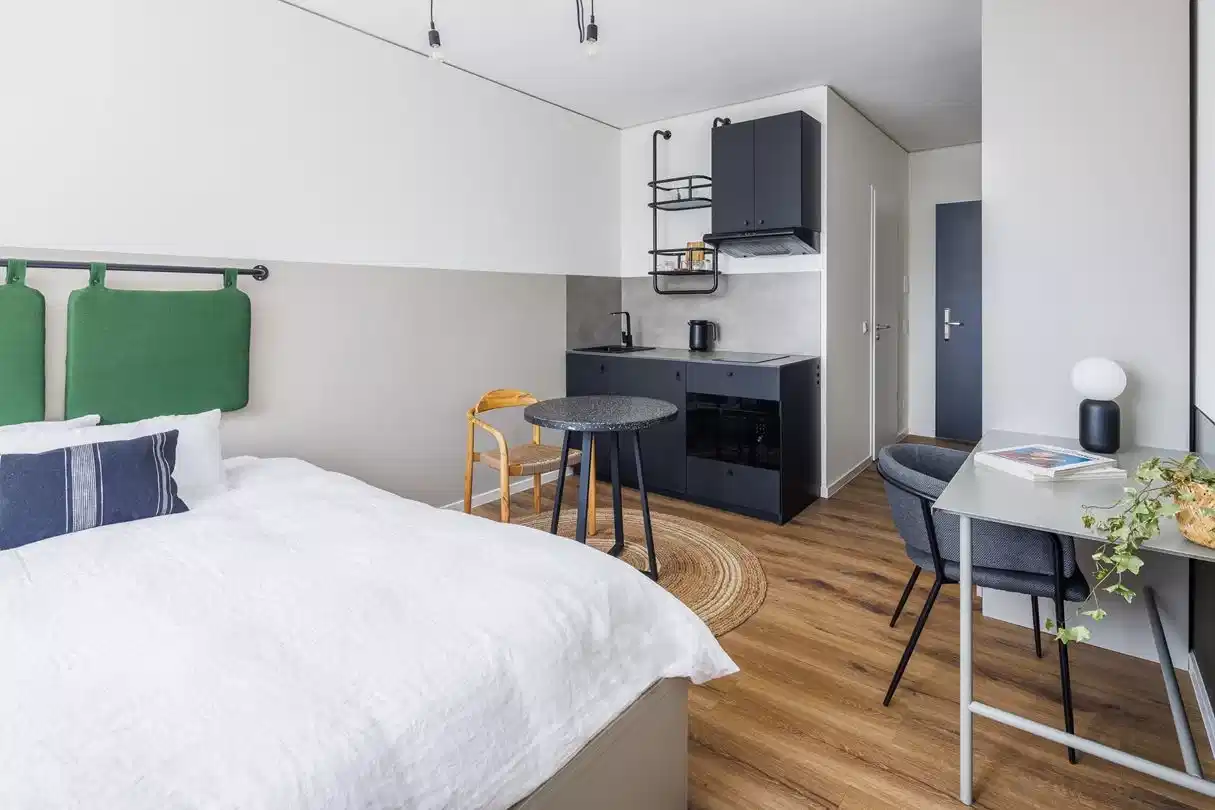 Common Area?w=400&h=260&fit=crop&q=40&auto=format&trim=auto