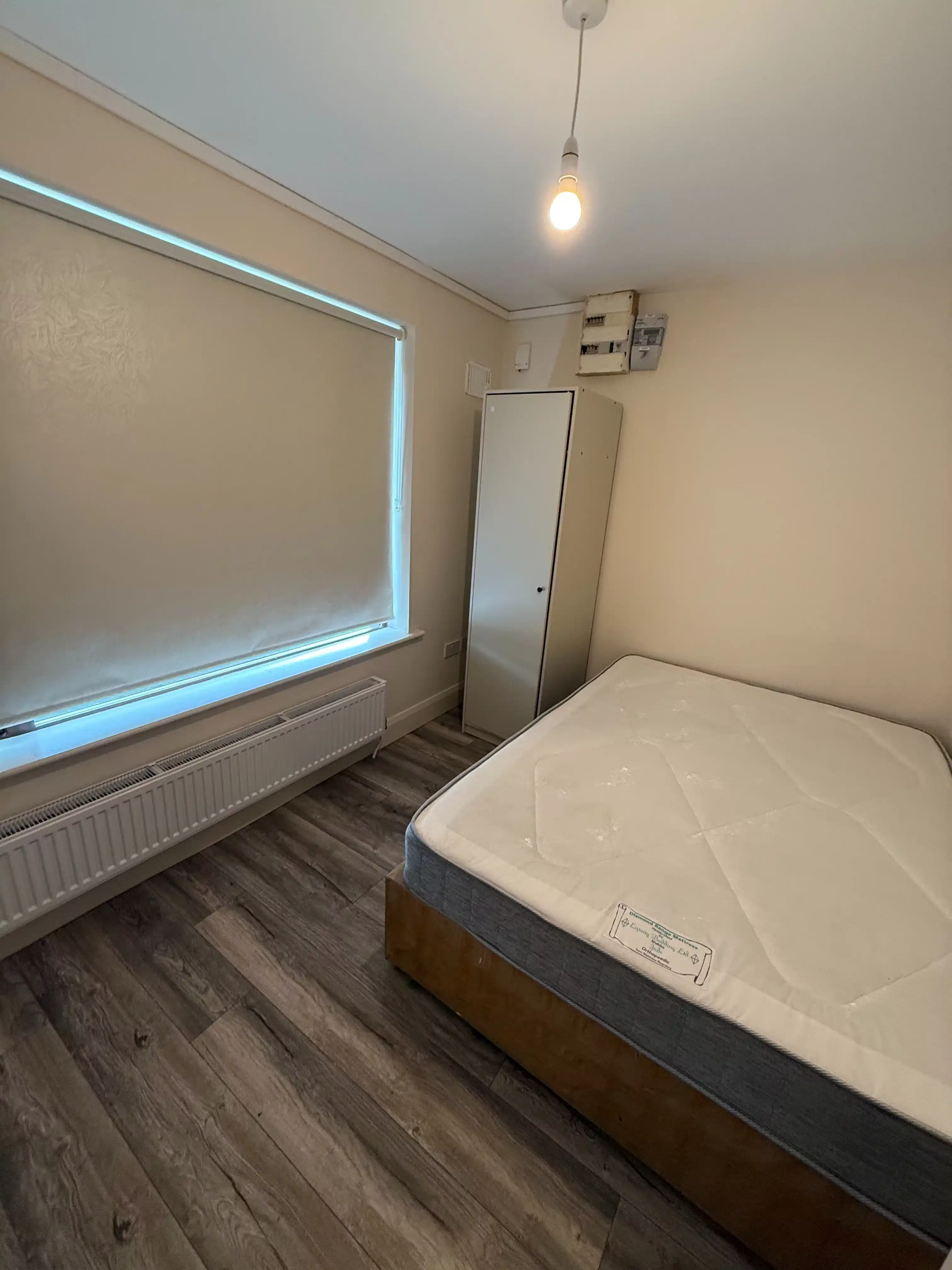 Room in a 9 Bedroom Apartment, 103 Palmerstown Woods, Clondalkin, Dublin (D22 V527) - Dublin, Ireland - 9 Bedroom Apartment - Bedroom