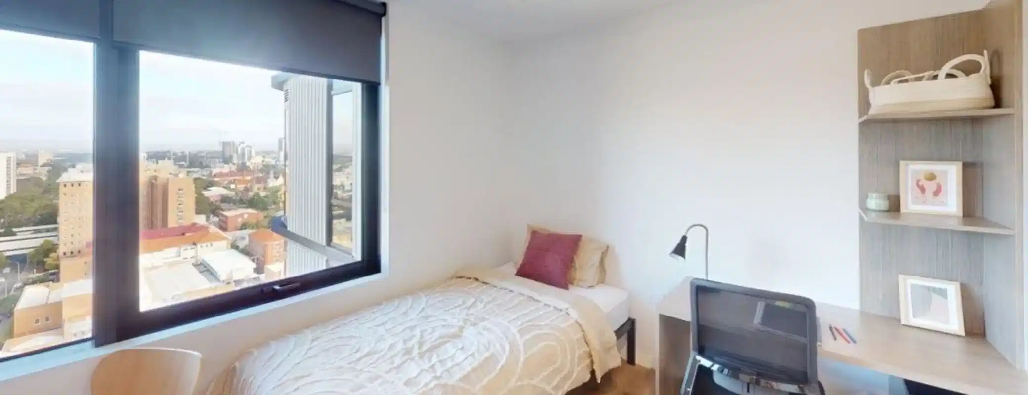 Exterior?w=400&h=260&fit=crop&q=40&auto=format&trim=auto