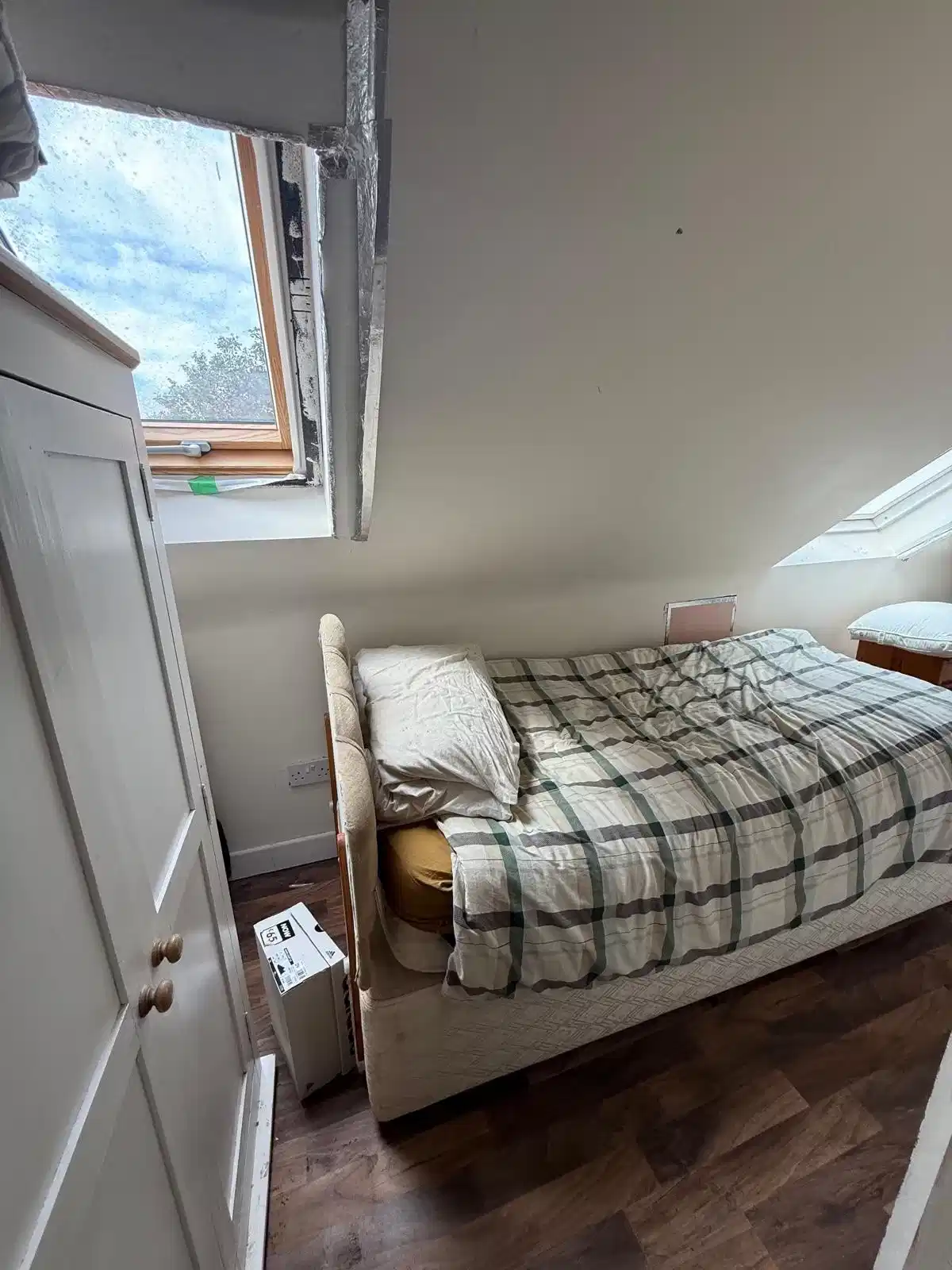 Room in a 2 Bedroom Apartment, 30 Stoneybatter, Dublin (D07 VW82) - Dublin, Ireland - 2 Bedroom 2 Bathroom Apartment - Bedroom