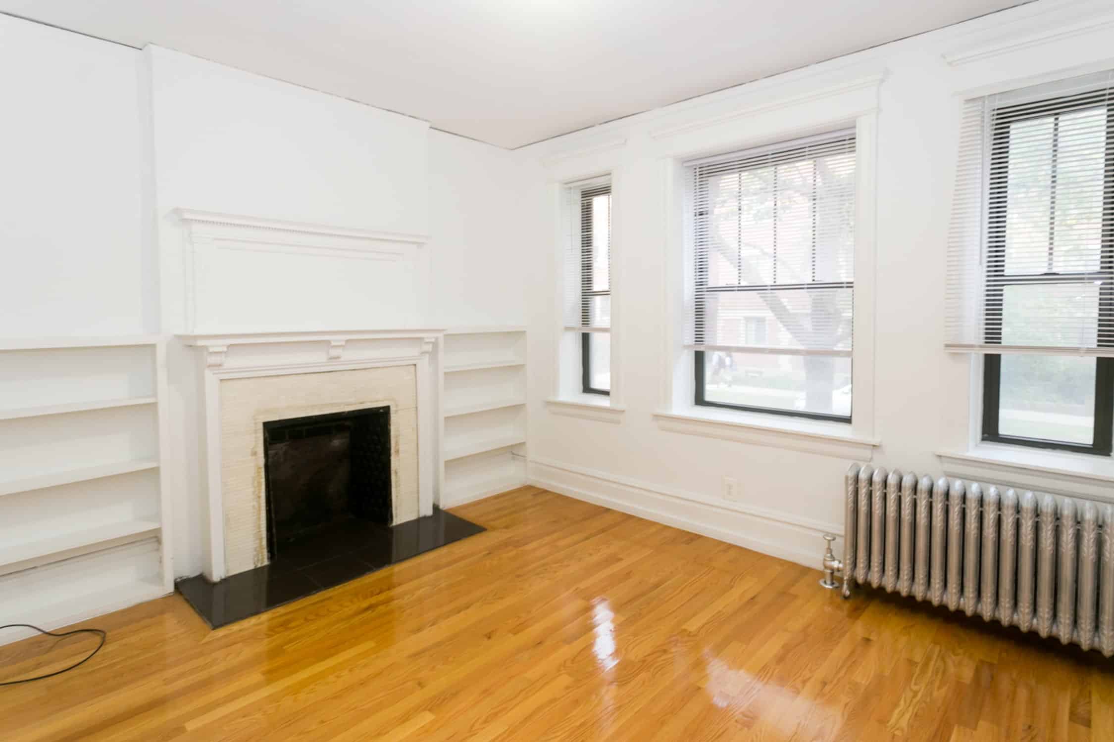 Exterior?w=400&h=260&fit=crop&q=40&auto=format&trim=auto